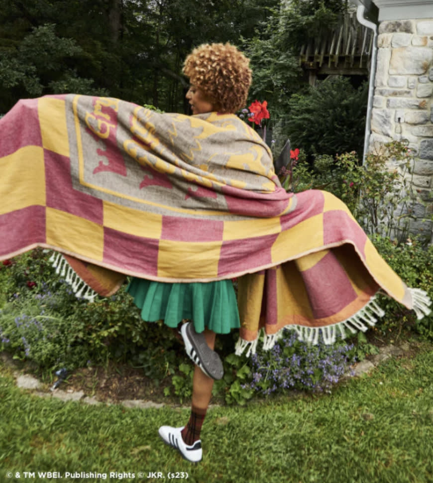 Hogwarts-House-Pride-Gift-Guide-Sand-Blankets